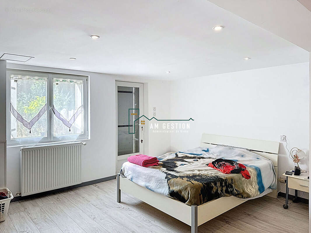 Maison à COMPREIGNAC