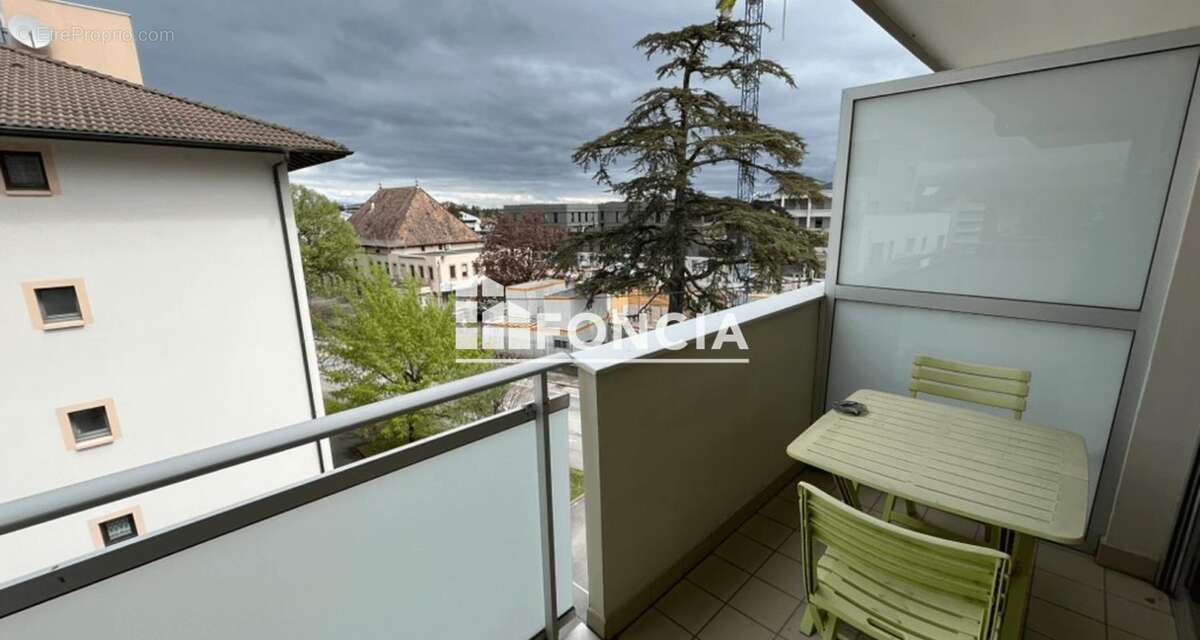 Appartement à AMBILLY
