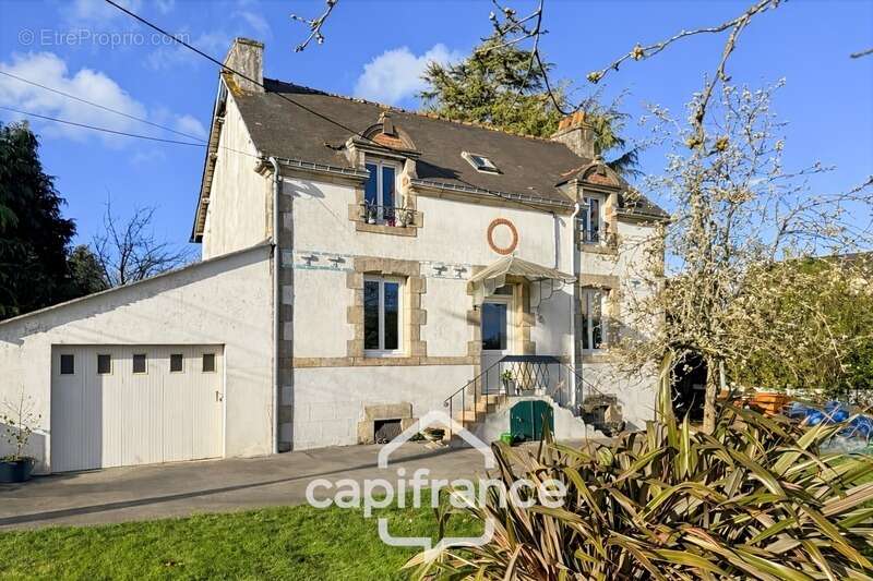 Maison à NOYAL-PONTIVY