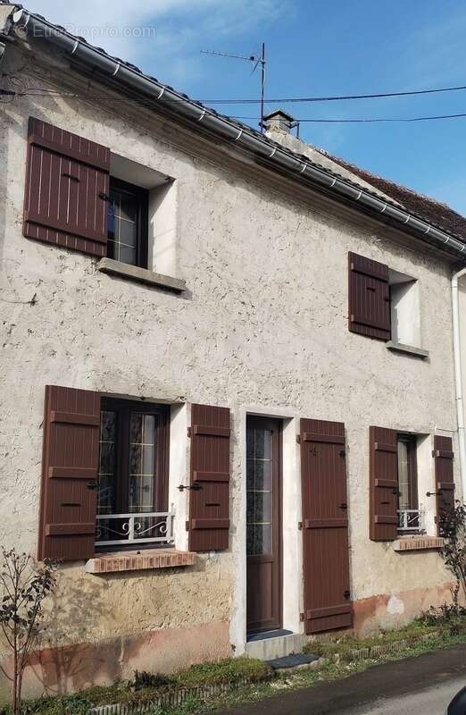 Maison à REBAIS