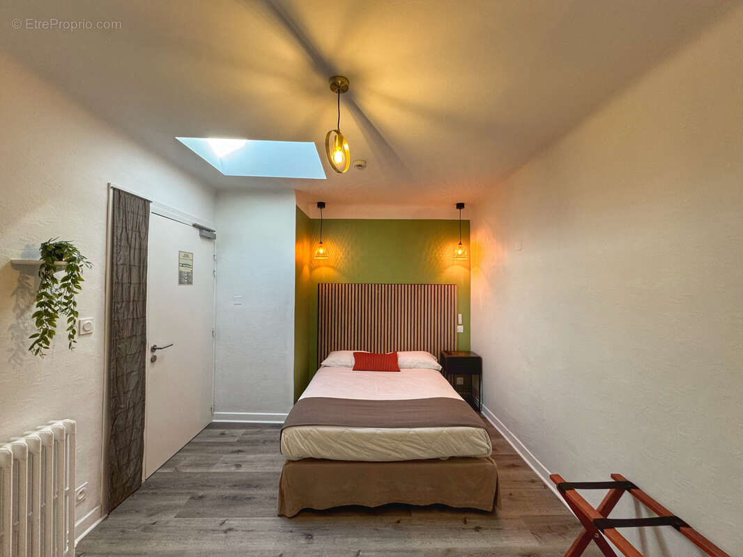 Commerce à SAINT-JEAN-PIED-DE-PORT