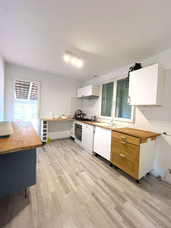 Maison à CHATEAUNEUF-LE-ROUGE