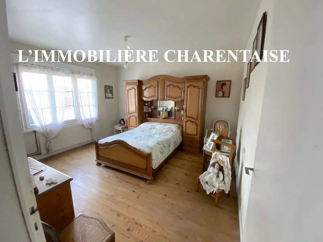 Maison à SAINT-ROMAIN-DE-BENET