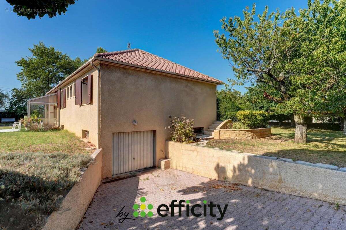 Maison 119 m² à Saint-Priest  - photo 14