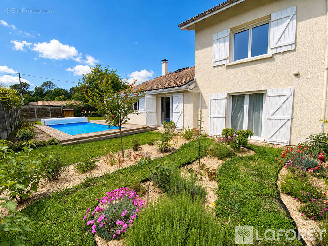 Maison à MARTIGNAS-SUR-JALLE