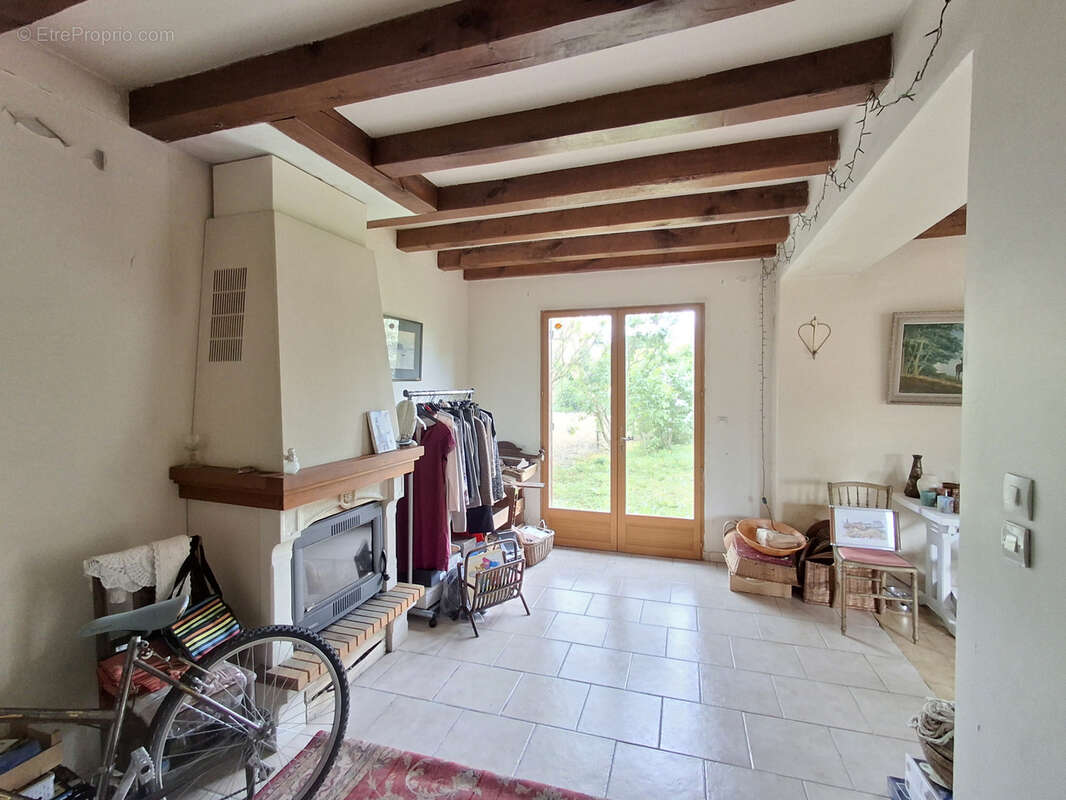Maison à JUSSY-LE-CHAUDRIER