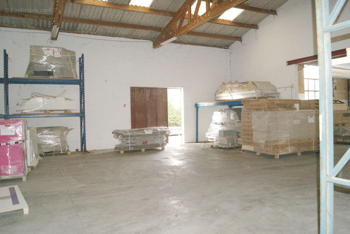 Commerce à SAINT-BONNET-DE-MURE