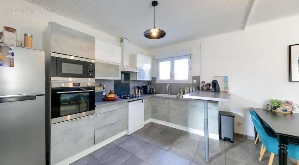 Maison à PEZILLA-LA-RIVIERE