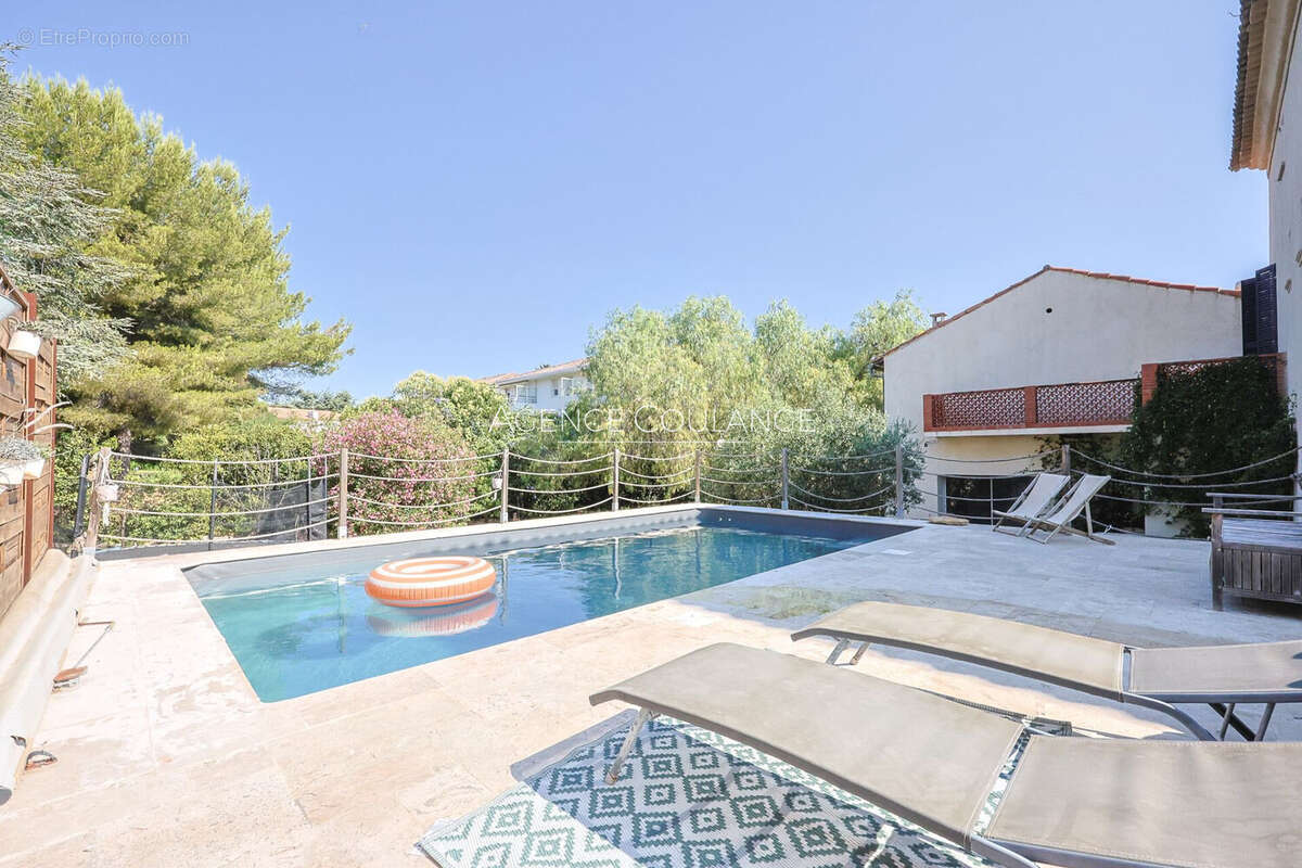Maison 366 m² à La Ciotat  - photo 3