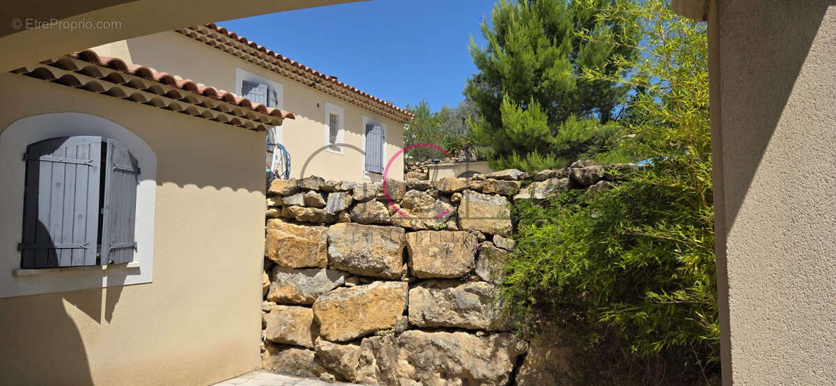 Maison à COUDOUX