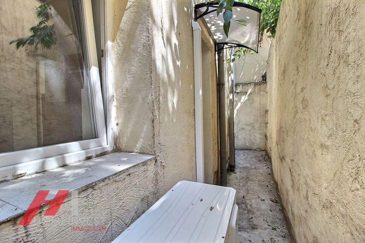 Nouveauté proche fac et ecoles  t2 rénové avec courette   marseille 13006 - photo 8