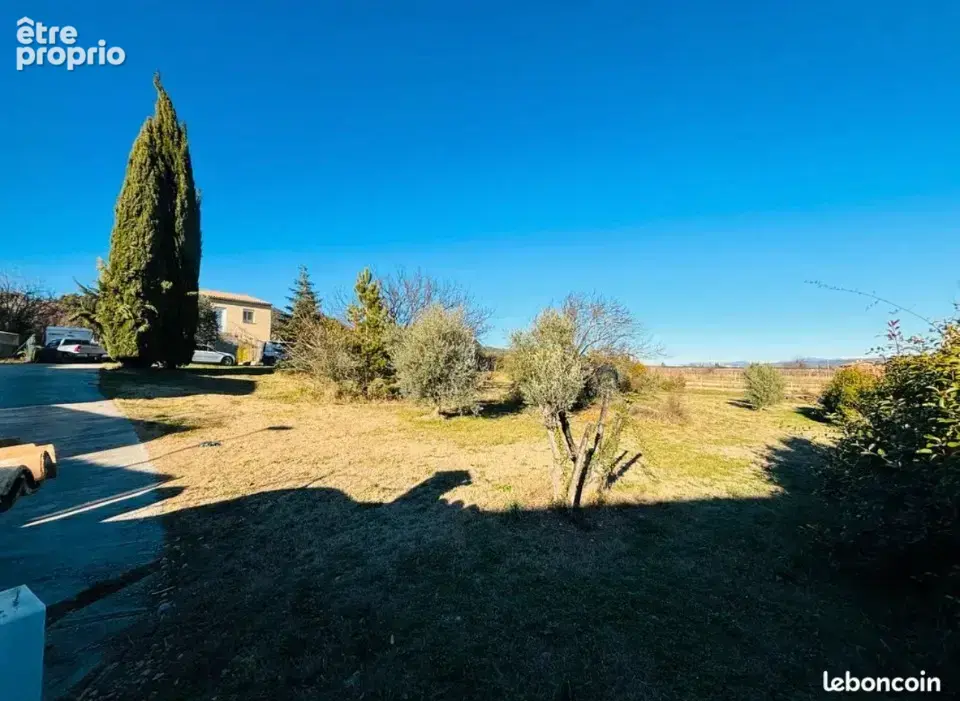 Terrain à VILLENEUVE