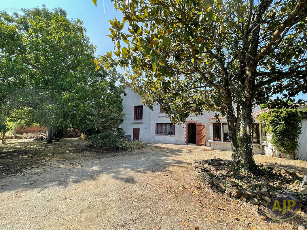 Maison à VIEILLEVIGNE