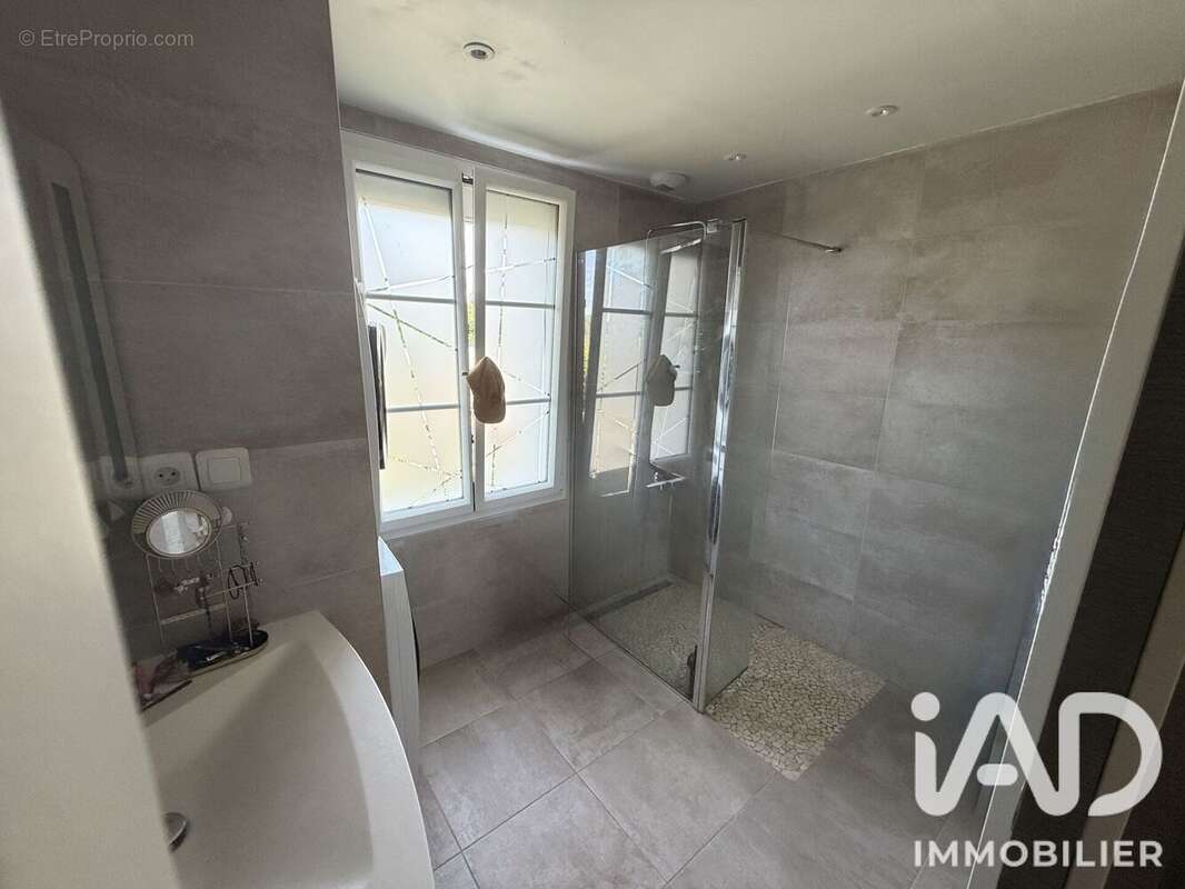 Maison 88 m² à Bouafles  - photo 5