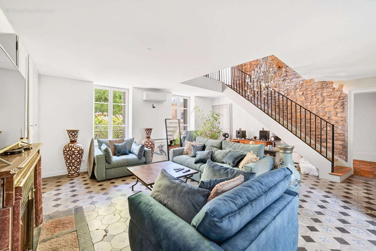 Maison à ALBIGNY-SUR-SAONE