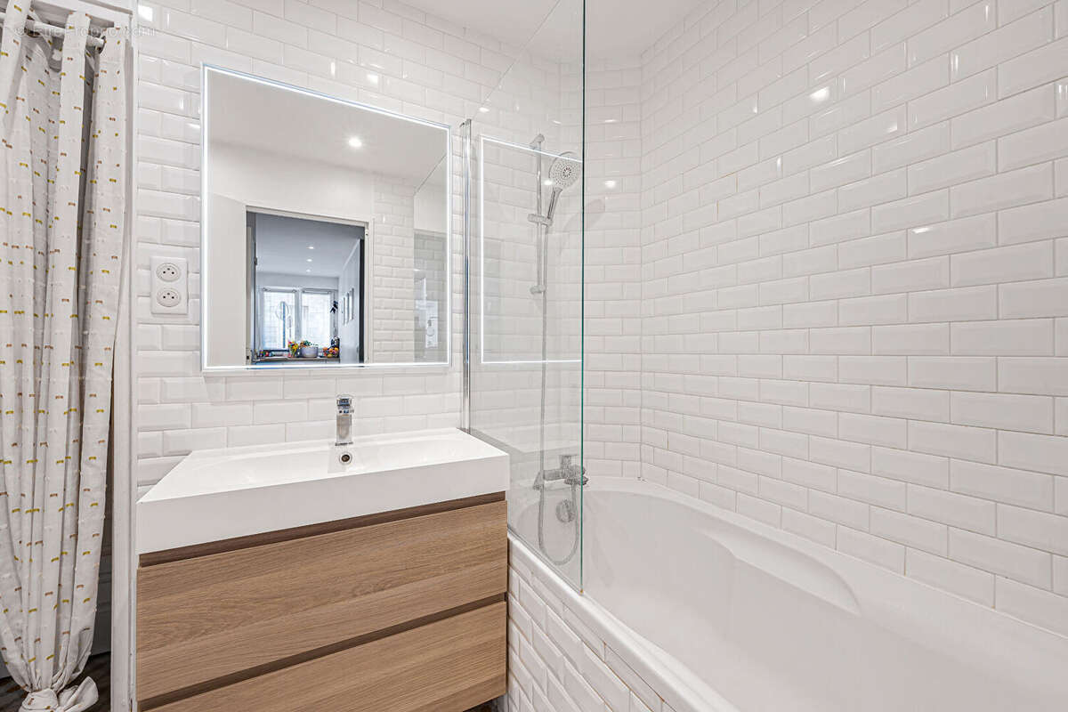 Appartement à PARIS-14E