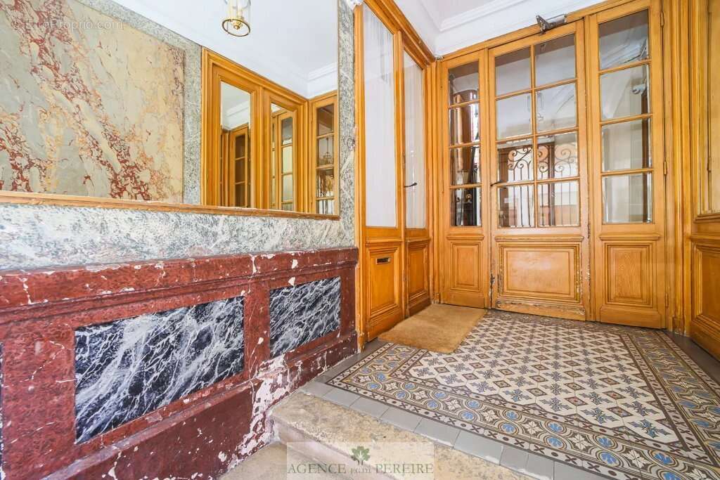Appartement à PARIS-17E