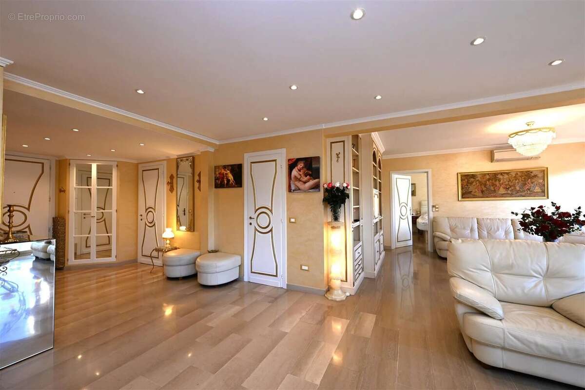 Appartement à BEAULIEU-SUR-MER