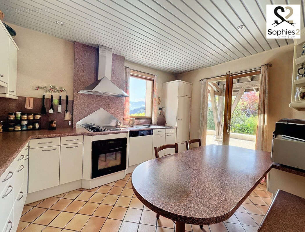 Cuisine - Maison à SAINT-PAUL-DE-VARCES
