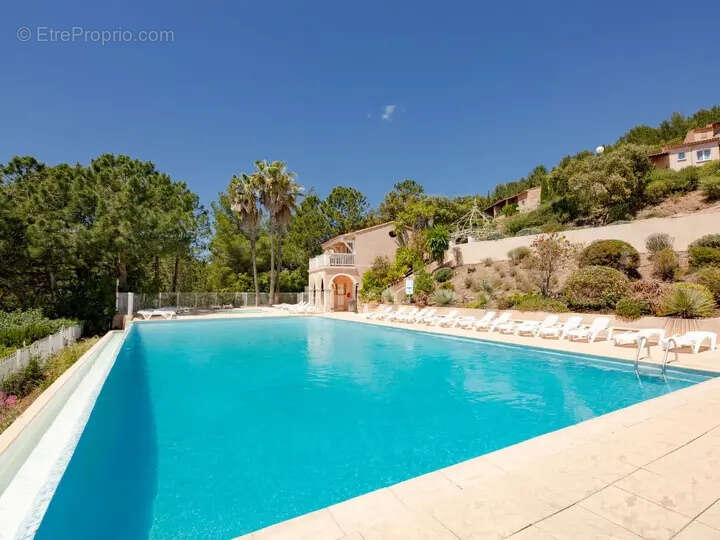 Appartement à ROQUEBRUNE-SUR-ARGENS