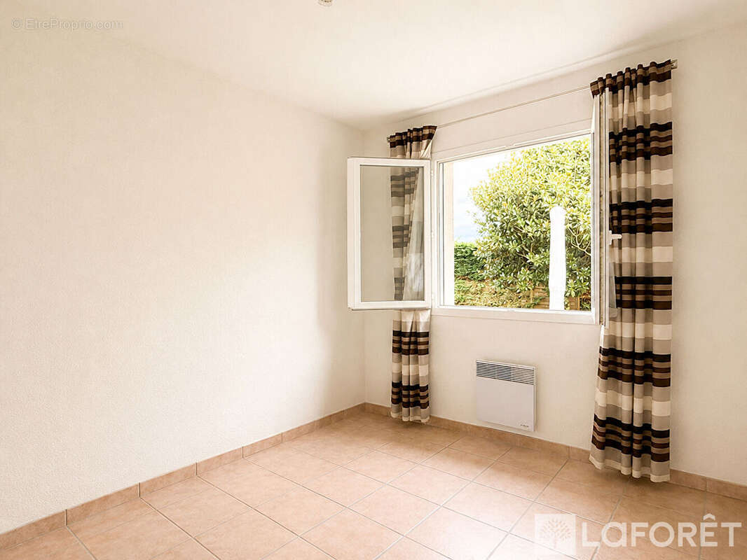 Pavillon 95m² avec Garage et Piscine - photo 9