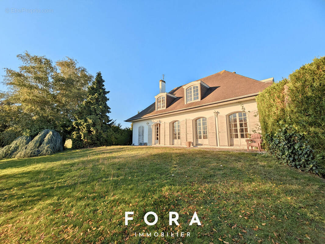 Maison à CONDE-SUR-NOIREAU