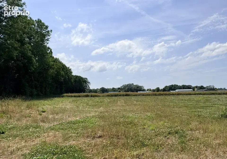 Photo Terrain à Boissey-Le-Chatel au prix de 65 000€