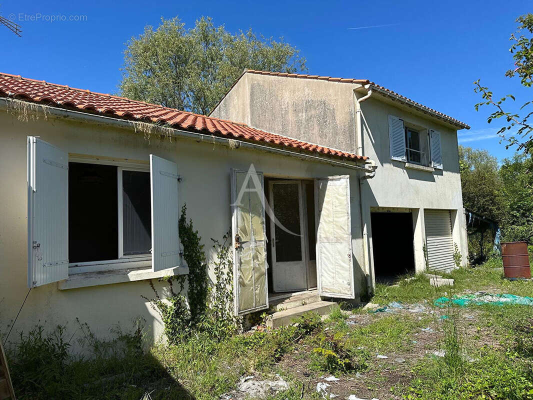 Maison à LE PERRIER
