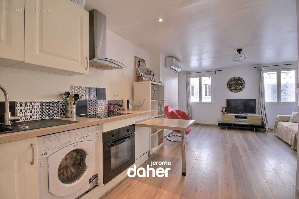 Appartement à MARSEILLE-1E