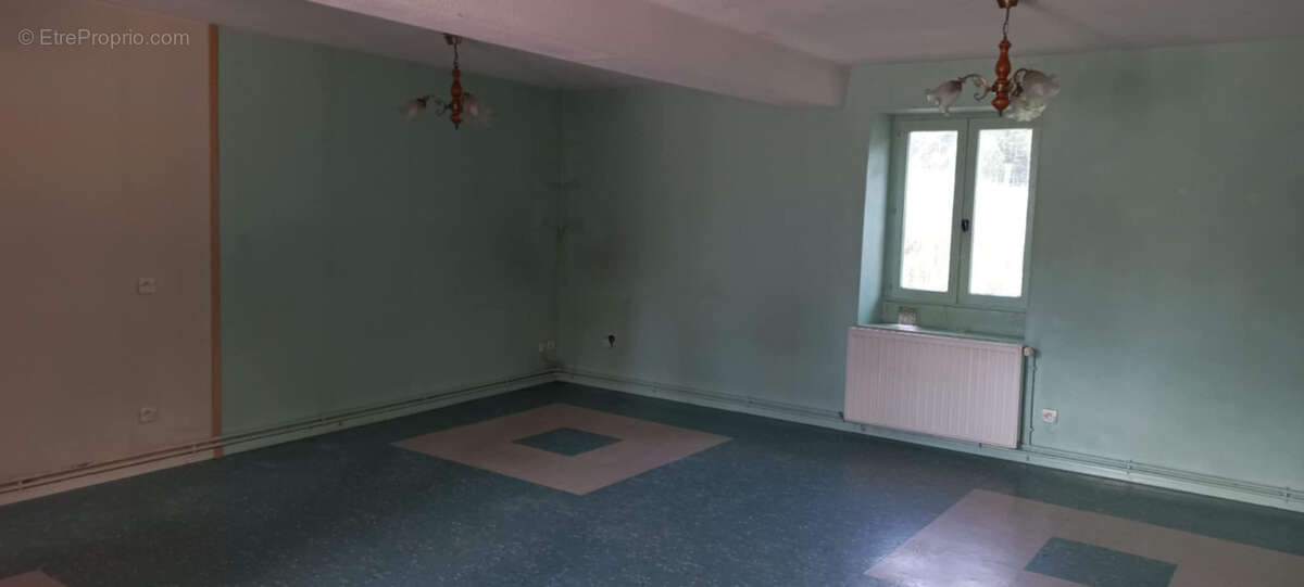 Appartement à LA PACAUDIERE