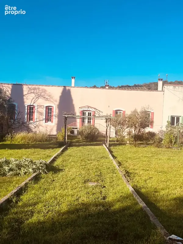 A 2 pas de Limoux, maison de village, bon état. - photo 2