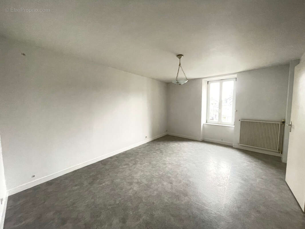 Appartement à CORAY