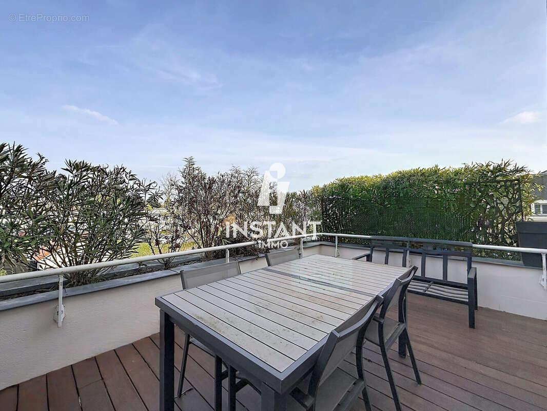 Appartement à LA QUEUE-EN-BRIE
