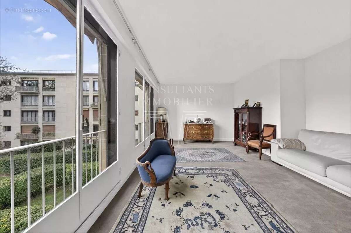 Appartement à NEUILLY-SUR-SEINE