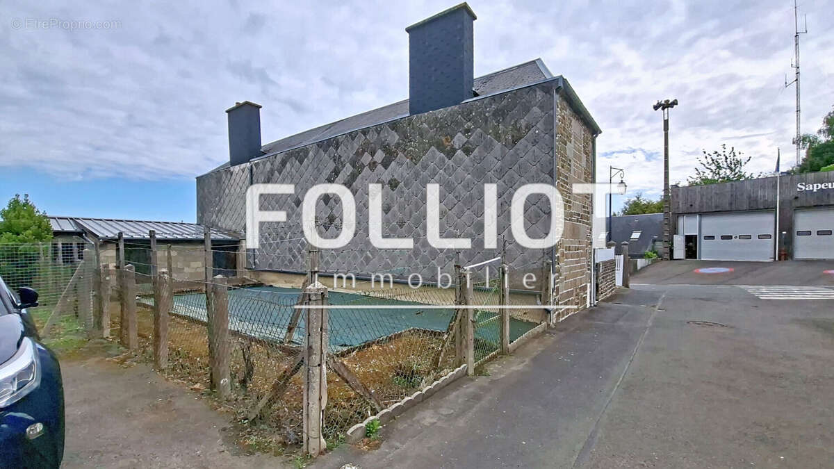 Maison à SAINT-SEVER-CALVADOS