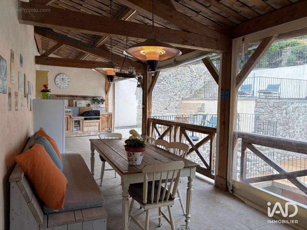 Maison 200 m² à Notre-Dame-De-La-Rouviere  - photo 7