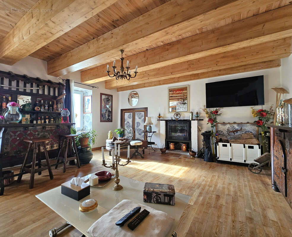 Maison à CALMONT