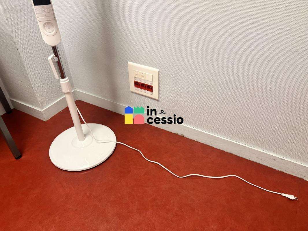 Offre rare ! Le Mans université : vos futurs bureaux dans un em - photo 14