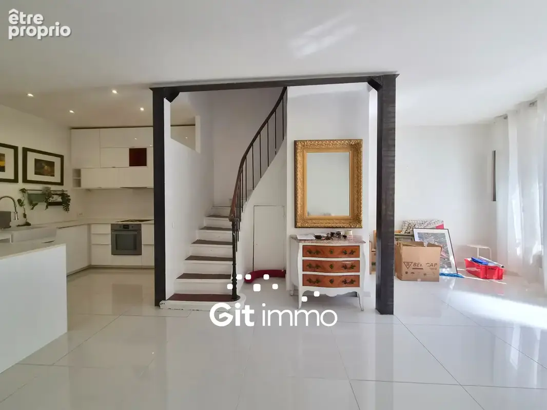 Maison de ville en R+2 - photo 5