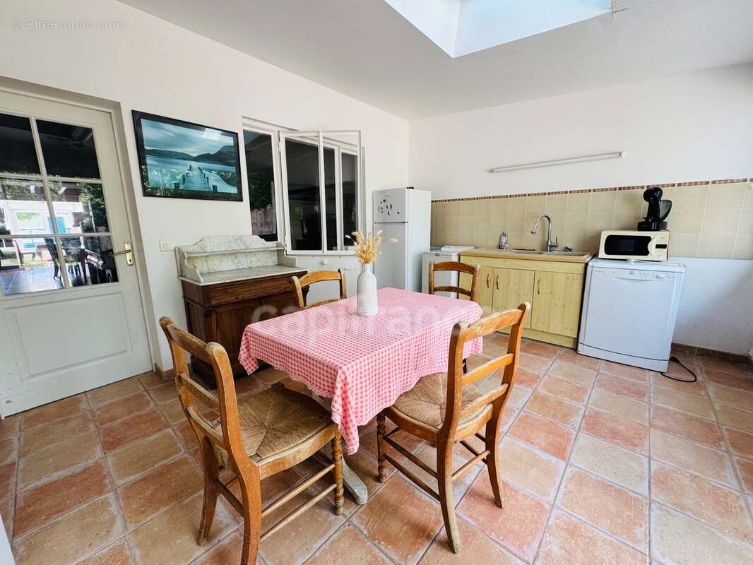 Quimiac - a vendre maison de pecheurs + dépendance avec jardin clos - 4 chambres - accès plage de lanséria et commerces à pied - photo 2