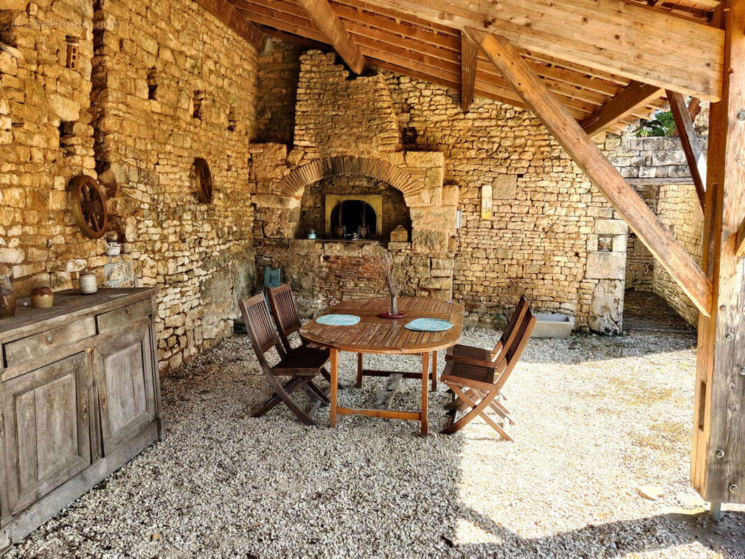 Magnifique Longère en Pierre, Maison d’Amis, Piscine, Vaste Grange, Vue Imprenable, Près d'Angoulême - photo 13