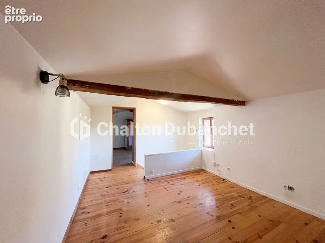 Maison 4 pièces 75 m² à vendre à Chalain-D'uzore (42600) - photo 7