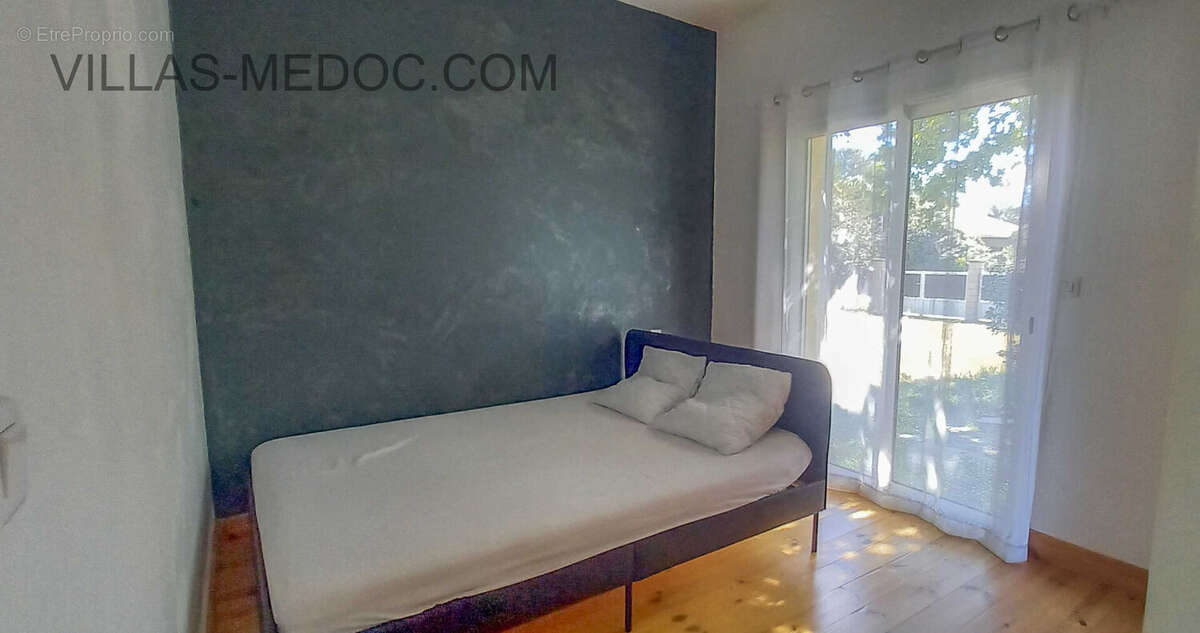 Maison à VENDAYS-MONTALIVET