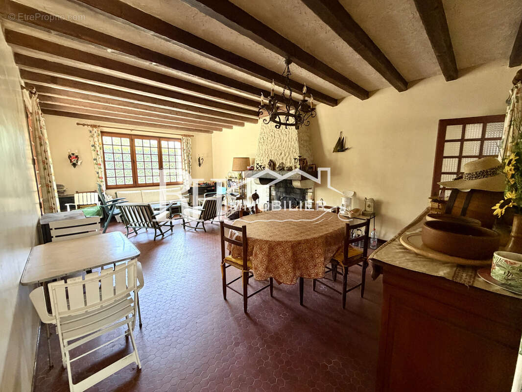 Maison 4 chambres, 2712m2 de terrain - photo 2