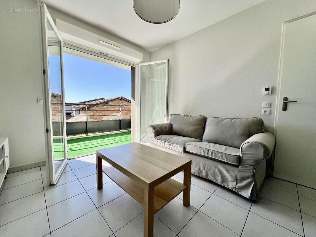 Appartement à PAREMPUYRE