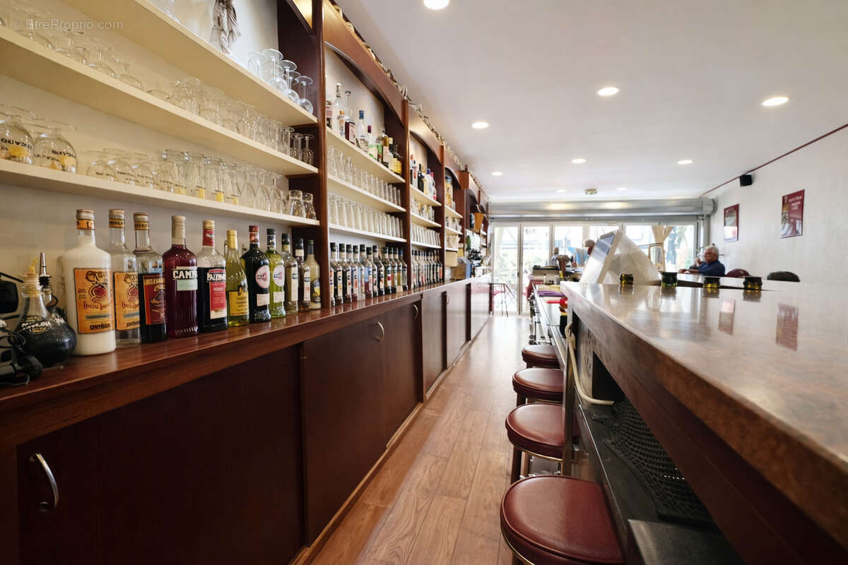 Commerce à PONT-SAINT-ESPRIT