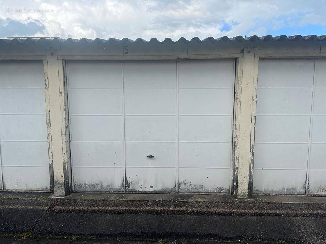 Parking à RIORGES