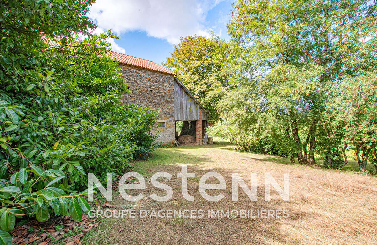 Maison Alban ancienne ferme avec dépendances sur 1ha de terrain attenant - photo 17