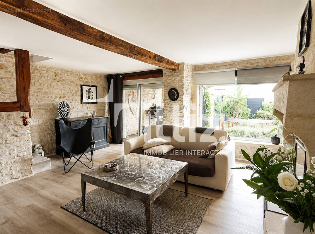 Maison à SAINT-PIERRE-D'AMILLY