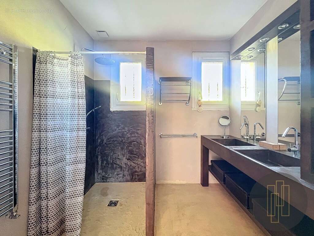 Maison à SAINT-JEAN-DES-VIGNES